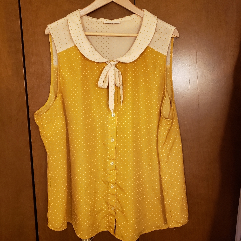 Sleeveless polka dot top